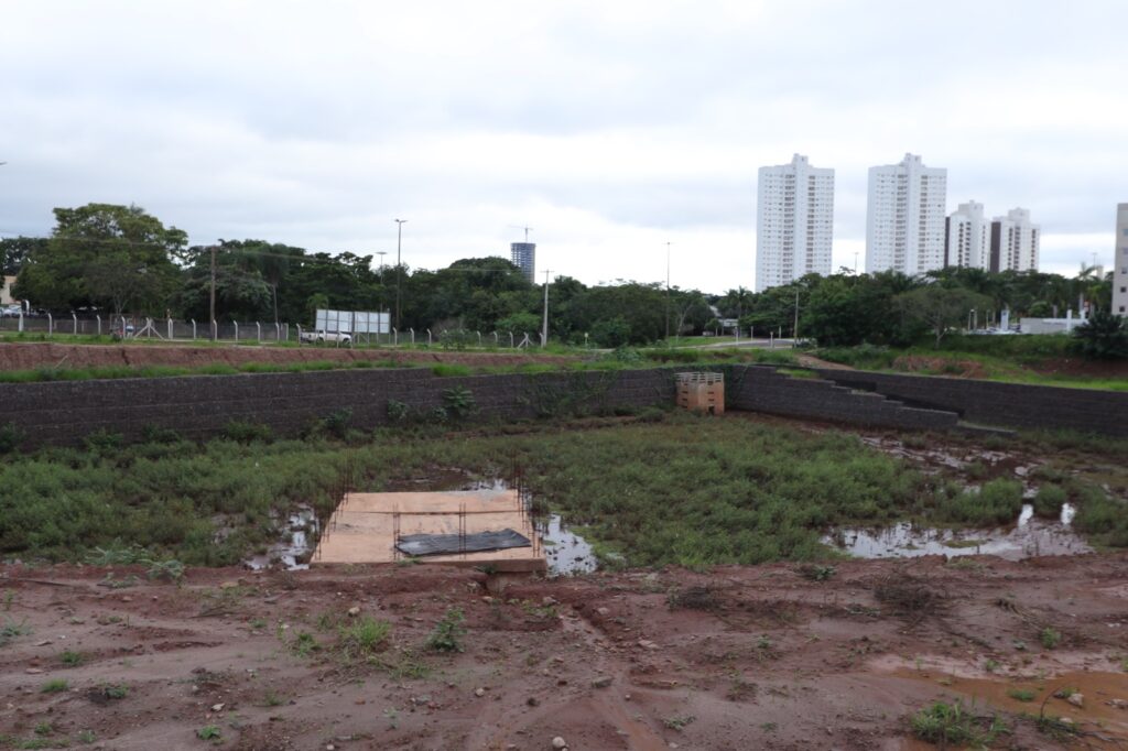 Obras de contenção não são solução definitiva, segundo especialistas, é preciso readaptar a ocupação urbana e manejo do solo e cobertura vegetal